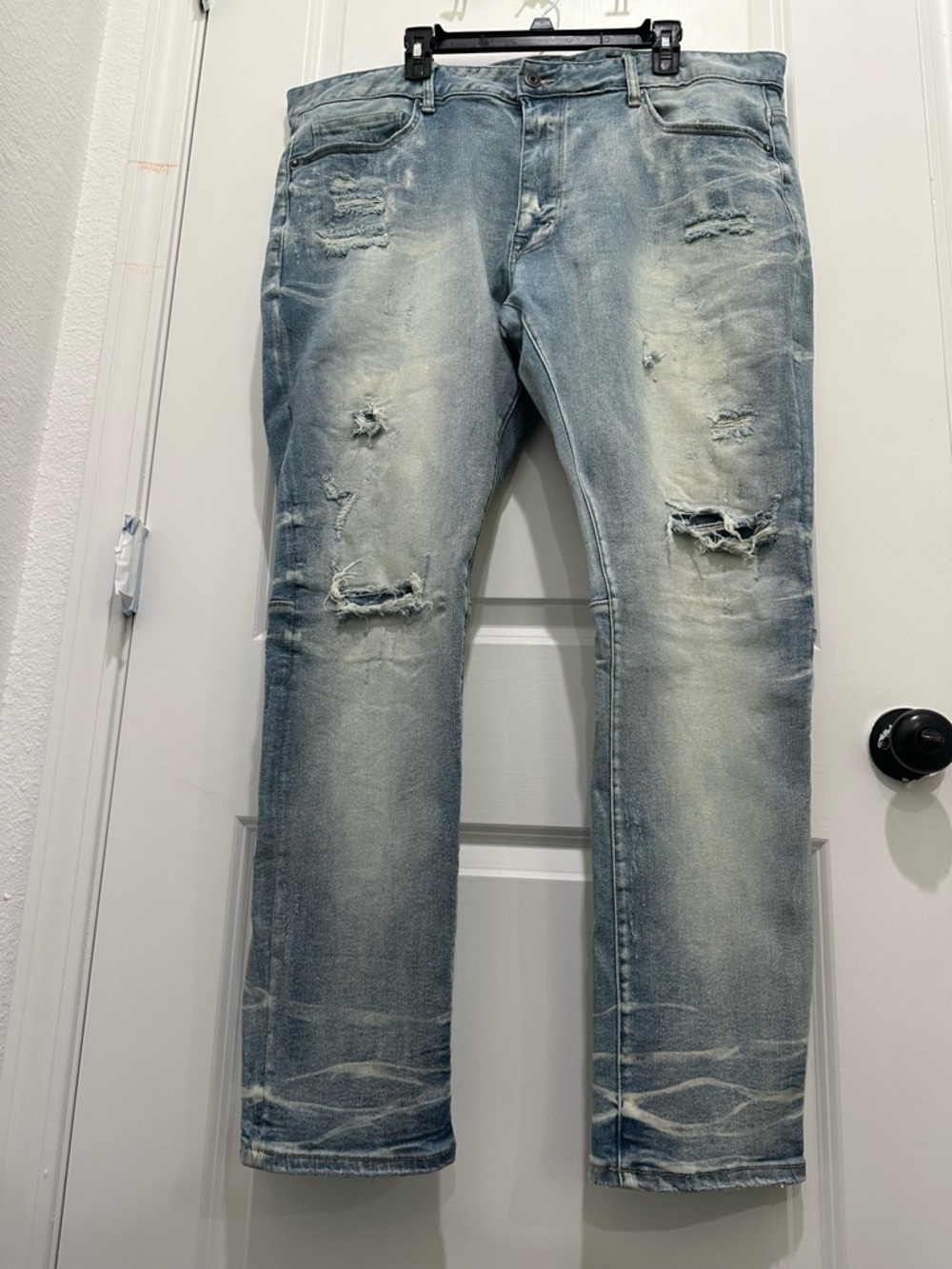 NWOT SMOKE RISE Light Blue Intentionally Distressed Men’s Jeans Slim Fit SZ42x32